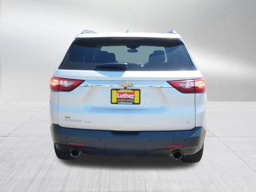Silver Ice Metallic 2019 Chevrolet Traverse LT Cloth