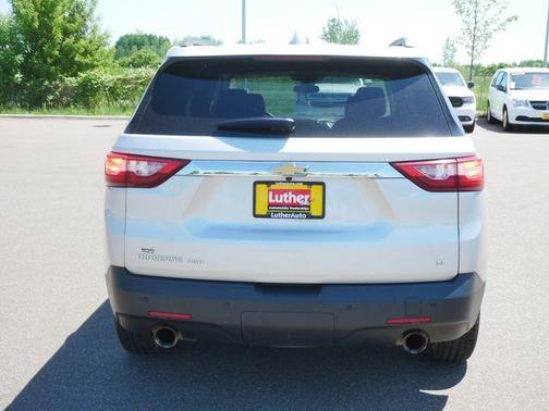 Silver Ice Metallic 2019 Chevrolet Traverse LT Cloth