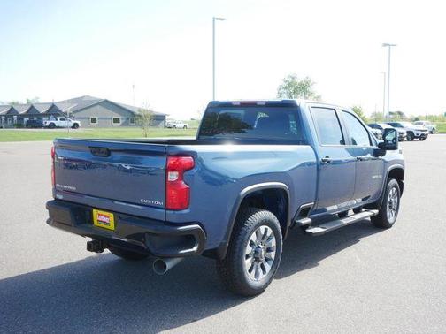 Lakeshore Blue Metallic 2026 Chevrolet Silverado 2500 Custom