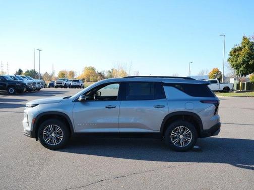 Sterling Gray Metallic 2024 Chevrolet Traverse LT