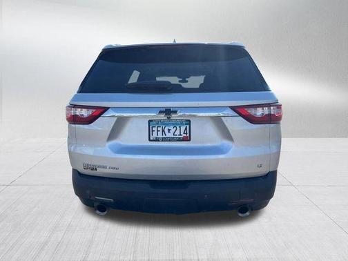 Silver Ice Metallic 2018 Chevrolet Traverse LT Cloth
