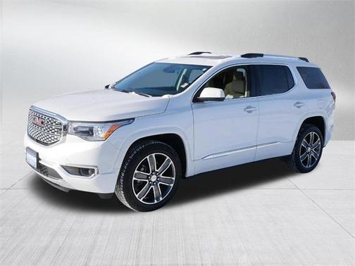 Photo 3 of 39 of 2019 GMC Acadia Denali