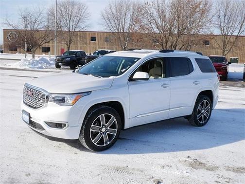 Photo 3 of 39 of 2019 GMC Acadia Denali