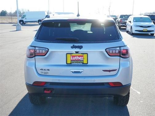 Silver Zynith 2025 Jeep Compass Trailhawk