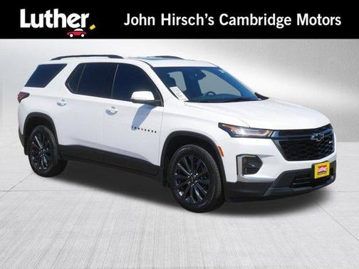 Iridescent Pearl Tricoat 2023 Chevrolet Traverse RS
