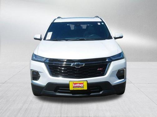 Iridescent Pearl Tricoat 2023 Chevrolet Traverse RS
