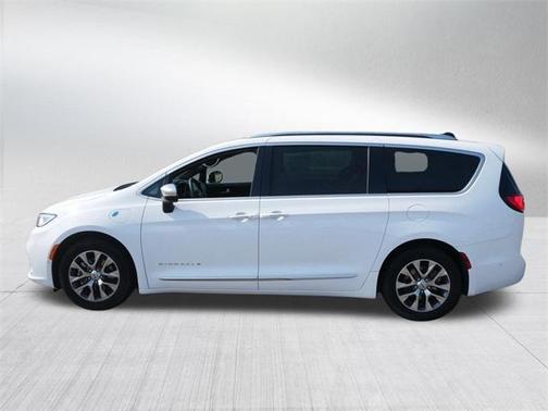 2023 Chrysler Pacifica Hybrid Pinnacle