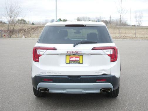 White Frost Tri-Coat 2021 GMC Acadia SLT