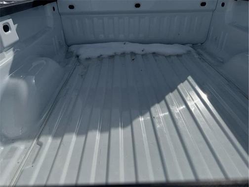 Summit White 2018 Chevrolet Silverado 1500 LT