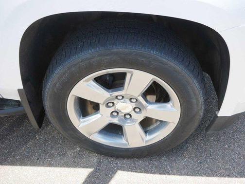Iridescent Pearl Tricoat 2020 Chevrolet Suburban LT