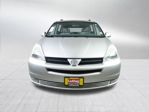 2004 Toyota Sienna XLE