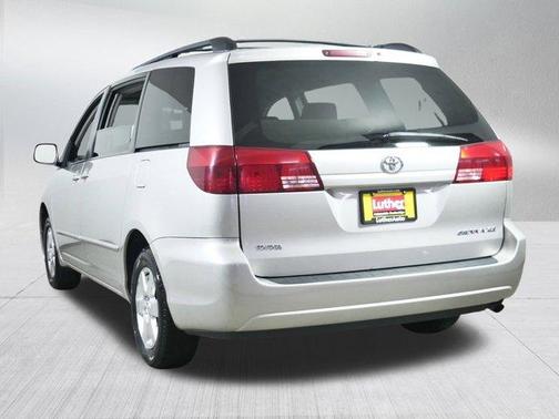 2004 Toyota Sienna XLE