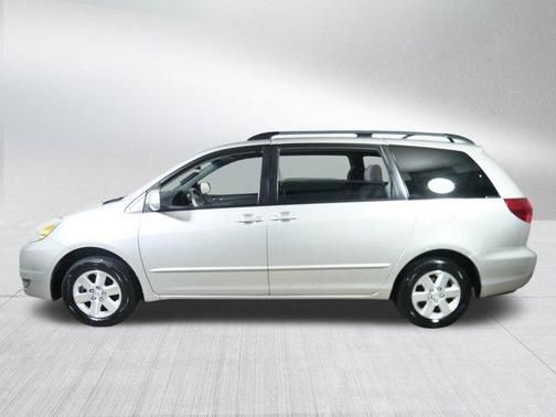 2004 Toyota Sienna XLE