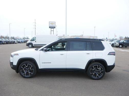 Bright White Clearcoat 2026 Jeep Cherokee Overland