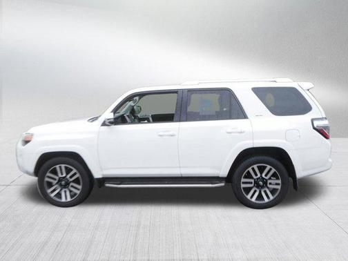 Super White 2017 Toyota 4Runner SR5