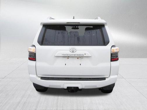 Super White 2017 Toyota 4Runner SR5