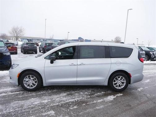 2026 Chrysler Voyager LX