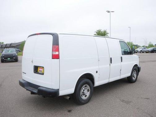 Summit White 2017 Chevrolet Express 2500 Work Van