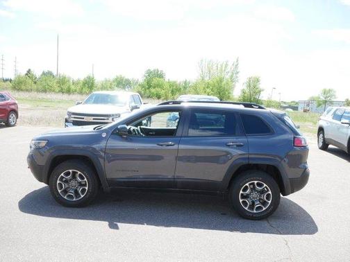 Granite Crystal Clearcoat Metallic 2022 Jeep Cherokee Trailhawk