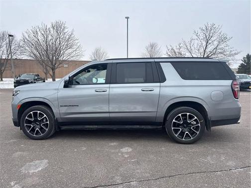 2023 Chevrolet Suburban RST