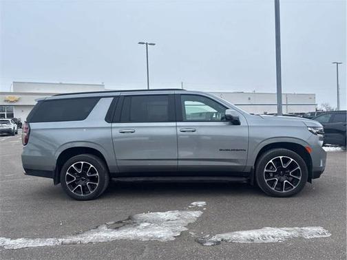 2023 Chevrolet Suburban RST