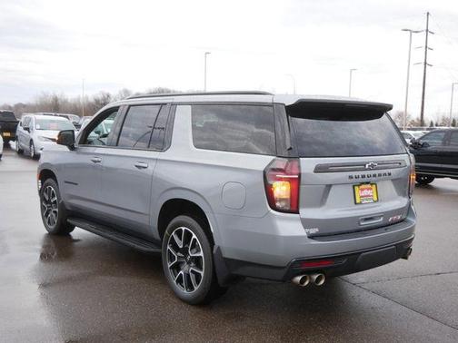 2023 Chevrolet Suburban RST