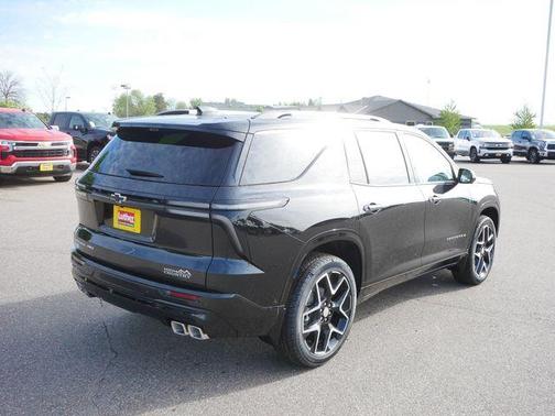 Mosaic Black Metallic 2026 Chevrolet Traverse High Country