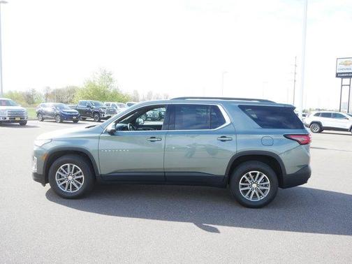 Silver Sage Metallic 2023 Chevrolet Traverse LT Cloth
