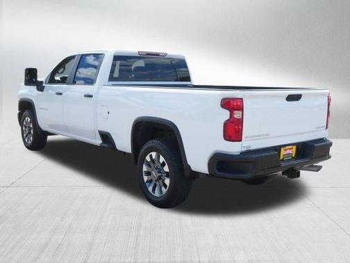 Summit White 2025 Chevrolet Silverado 2500 Custom
