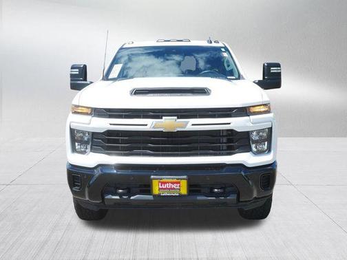 Summit White 2025 Chevrolet Silverado 2500 Custom