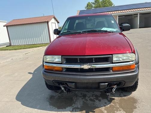 2002 Chevrolet S-10 LS