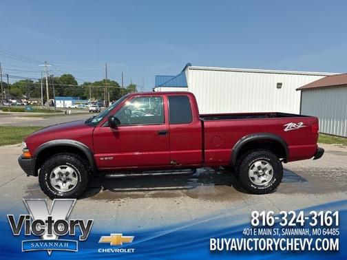 2002 Chevrolet S-10 LS