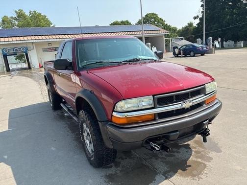 2002 Chevrolet S-10 LS