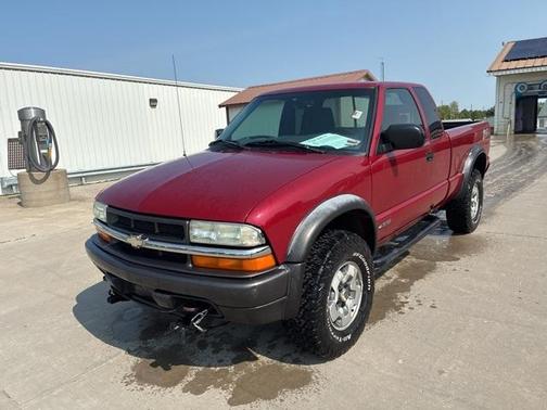 2002 Chevrolet S-10 LS