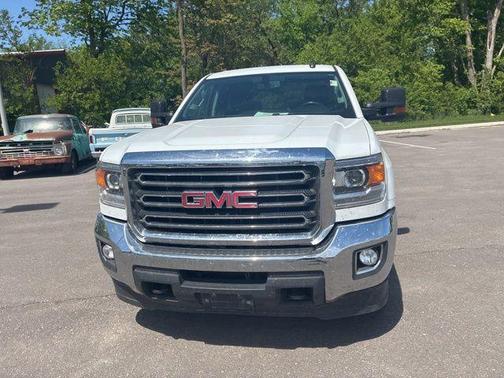 Summit White 2017 GMC Sierra 2500 SLE