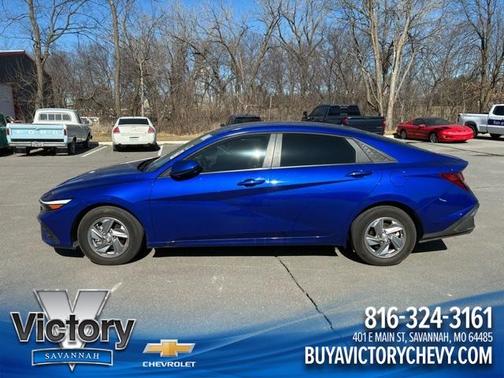 2025 Hyundai ELANTRA SE