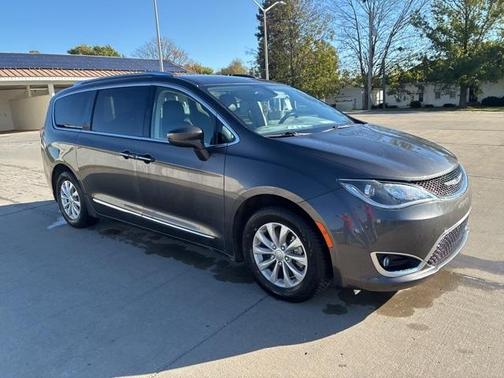 2019 Chrysler Pacifica Touring-L