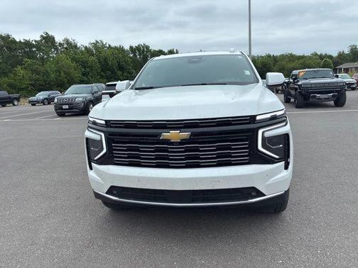 Iridescent Pearl Tricoat 2025 Chevrolet Tahoe High Country