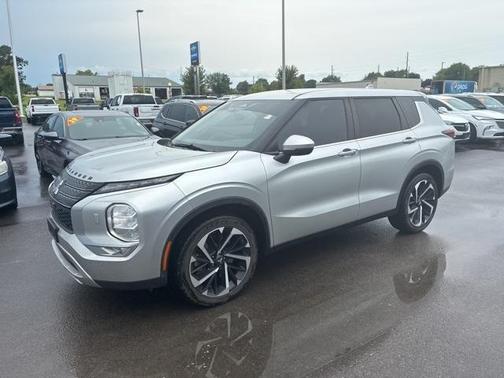 2022 Mitsubishi Outlander SE