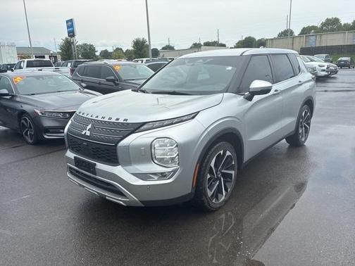 2022 Mitsubishi Outlander SE