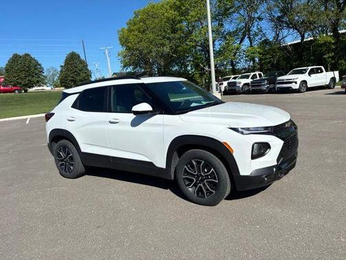 Summit White 2023 Chevrolet Trailblazer ACTIV