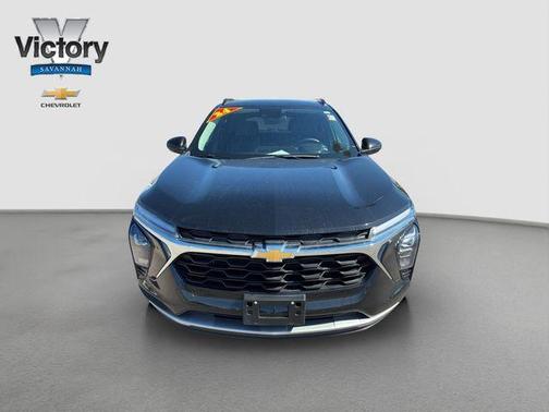 Mosaic Black Metallic 2024 Chevrolet Trax LT