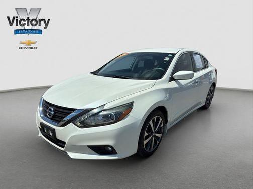 Pearl White 2016 Nissan Altima 2.5 SR