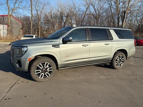 2024 GMC Yukon XL AT4