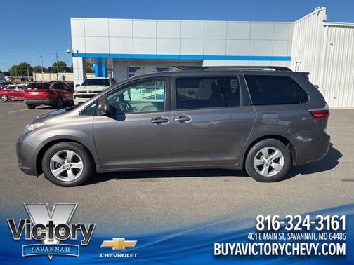 2016 Toyota Sienna LE