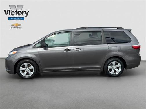 2016 Toyota Sienna LE