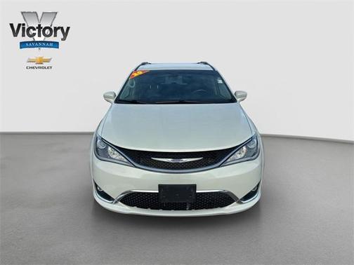 2020 Chrysler Pacifica Touring-L