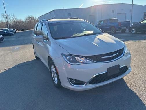 2020 Chrysler Pacifica Touring-L