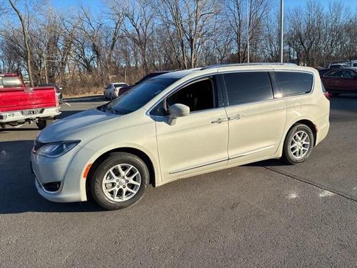 2020 Chrysler Pacifica Touring-L