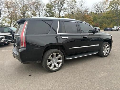 2017 Cadillac Escalade Luxury